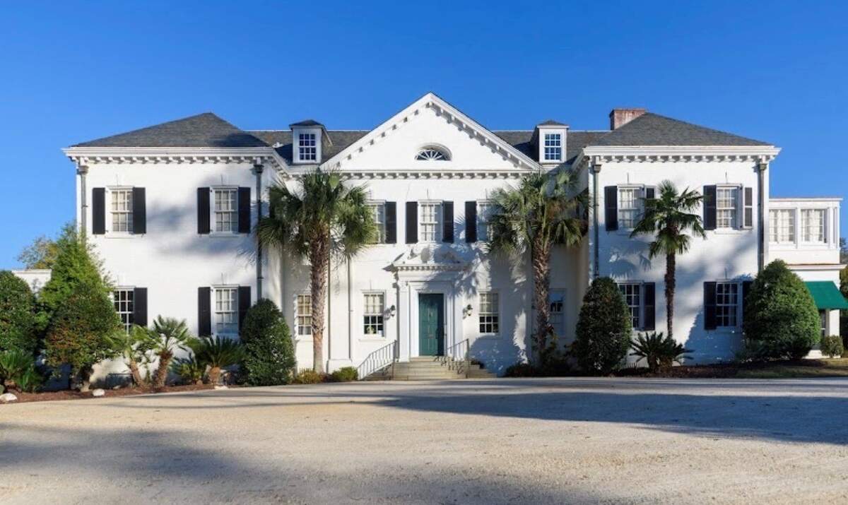 large white building Green Boundary Club Aiken SC